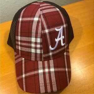 NWT University of Alabama Roll Tide Plaid Red and Black Cap